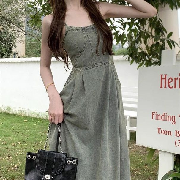 Vintage Light Wash Thin Denim Maxi Dress Women Spaghetti Strap Smocked Bust Flowy A-Line Sleeveless Long Dress Casual Vacation Beach Outfit_mkmklike.com