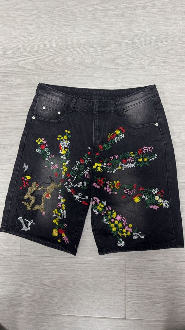 Men's Embroidered Distressed Denim Shorts – Vintage Washed & Artistic Stitching For Edgy Style_mkmklike.com