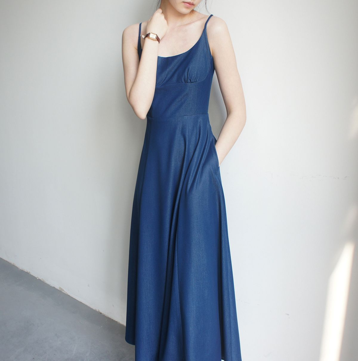 Denim Blue Sky Silk Glossy Texture High Waist Over Knee A-Line Strap Dress French Women 23Ss_mkmklike.com