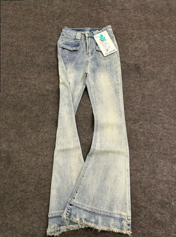 Vintage Washed Light Blue Flared Jeans For Women - High Waisted Stretch Bootcut Pants With Raw Hem Detail_mkmklike.com