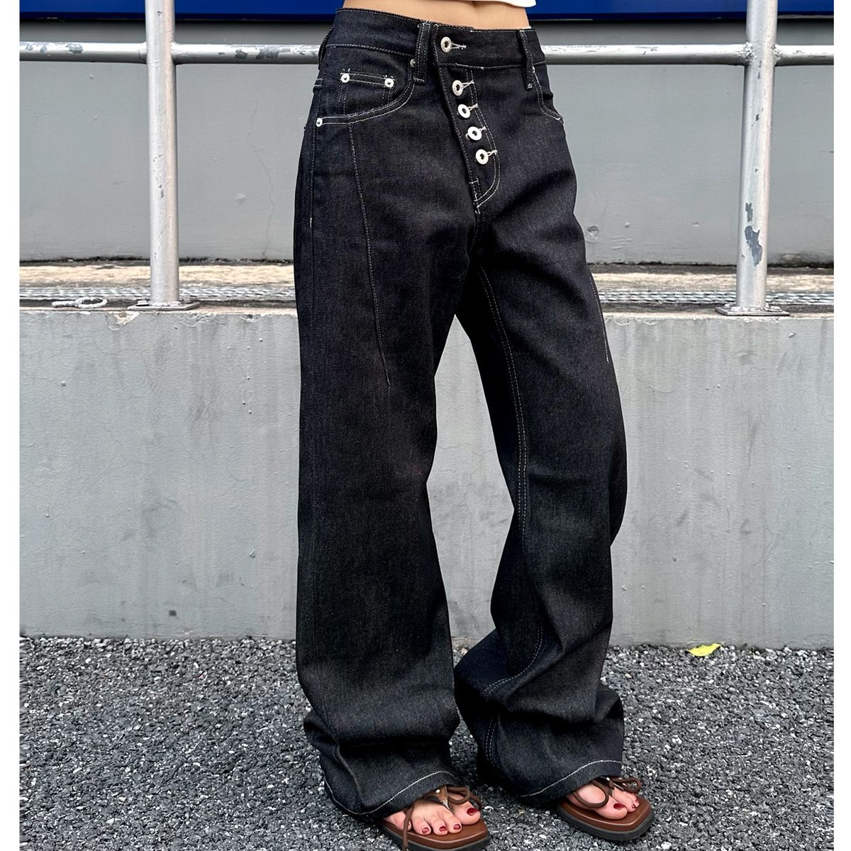Unisex High Street Style American Retro Washed Raw Denim Black Irregular Button Jeans Straight Leg Loose Fit Trendy_mkmklike.com