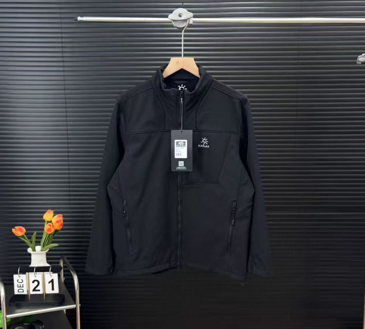 KAILAS Soft Shell Fleece-Lined Outdoor Windproof Waterproof Warm Jacket For Mountaineering Sports Casual Breathable Coat_mkmklike.com