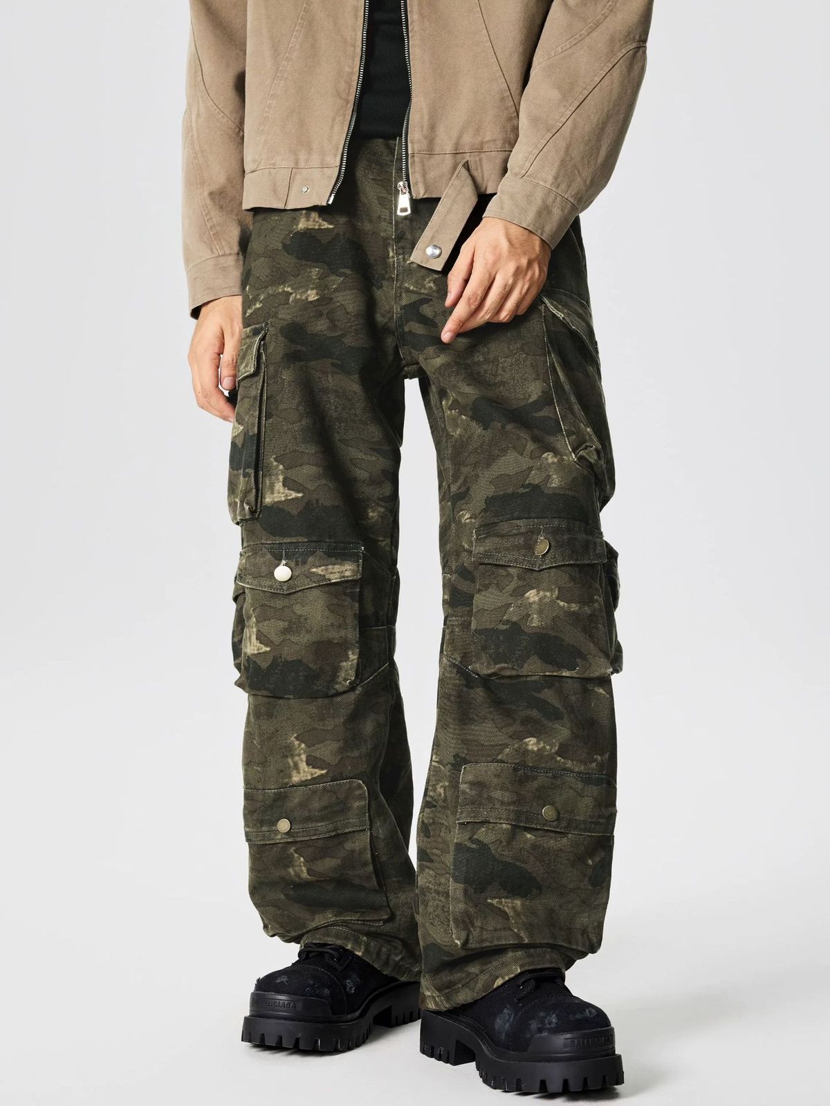 Men's Clothing Army Green Camouflage Casual Overalls Three Dimensional Tailoring Multi Pocket Design Straight Jeans_mkmklike.com