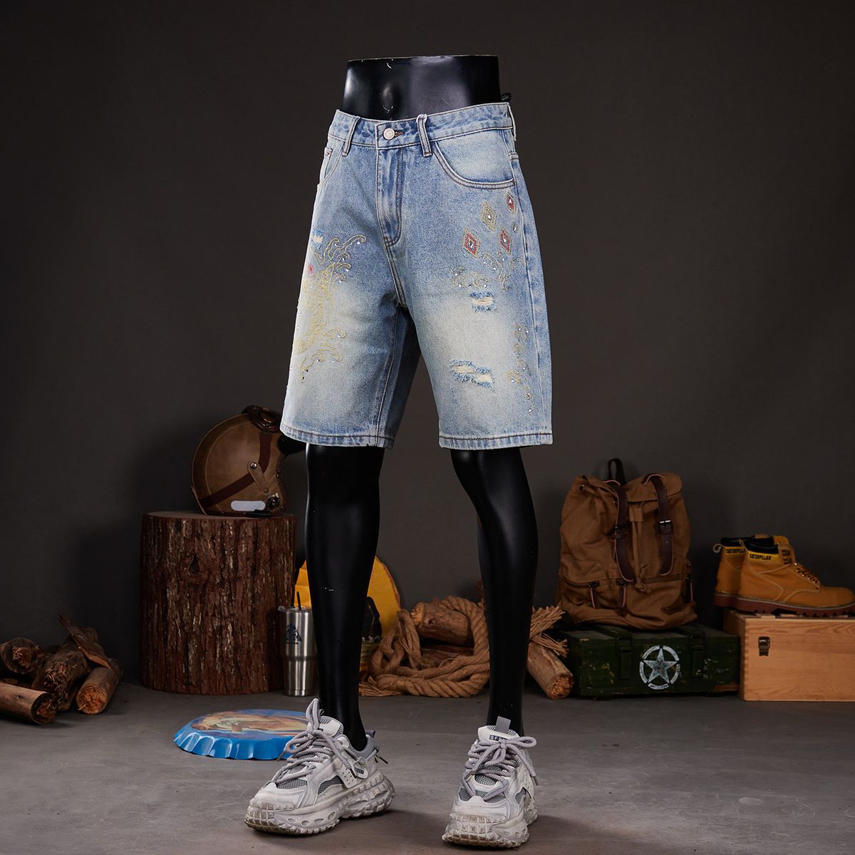Men's Trendy Stylish Rhinestone Embroidered Denim Shorts Loose Casual Wide Leg Non-Stretch Five Point Pants_mkmklike.com