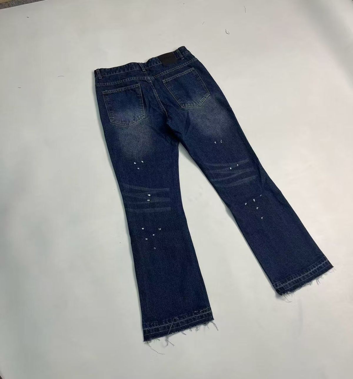 Vintage Washed Splatter Flare Jeans For Men - Retro Distressed Denim Pants With Bell Bottom Style_mkmklike.com
