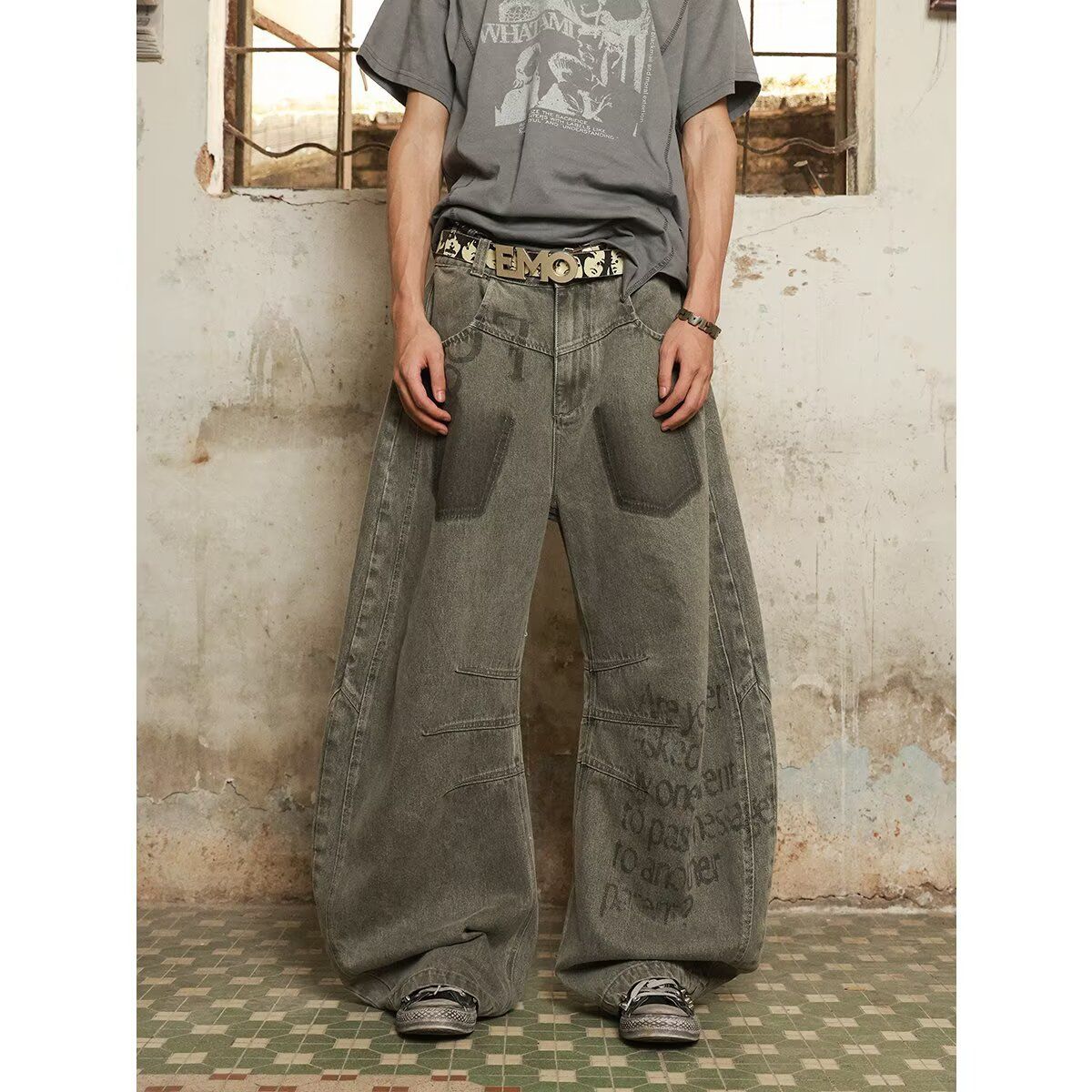 Men's Retro Washed Letter Print Jeans High Street Style Loose Wide Leg Straight Trousers mid Waist Zipper Fly Gray Casual Jeans_mkmklike.com