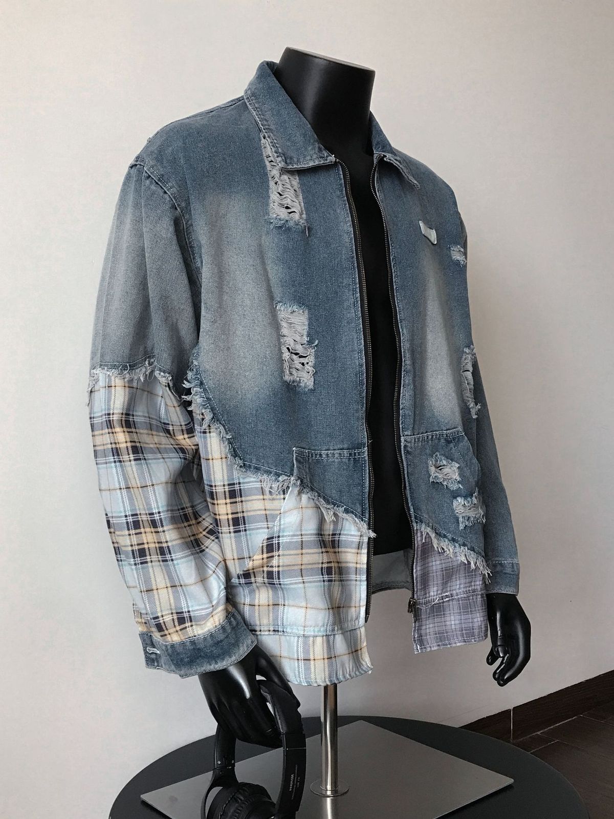 Men’s Distressed Patchwork Denim Jacket – Vintage Grunge Plaid Coat, Oversized Fit (M-XXXL, Blue)_mkmklike.com