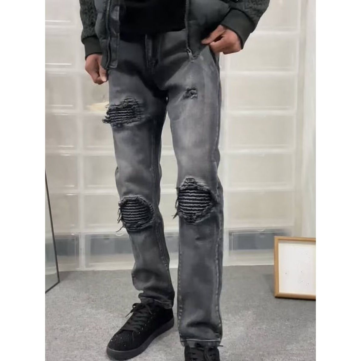 Japanese-Inspired Relaxed Fit Jeans – Minimalist Black Denim For Urban Aesthetic_mkmklike.com