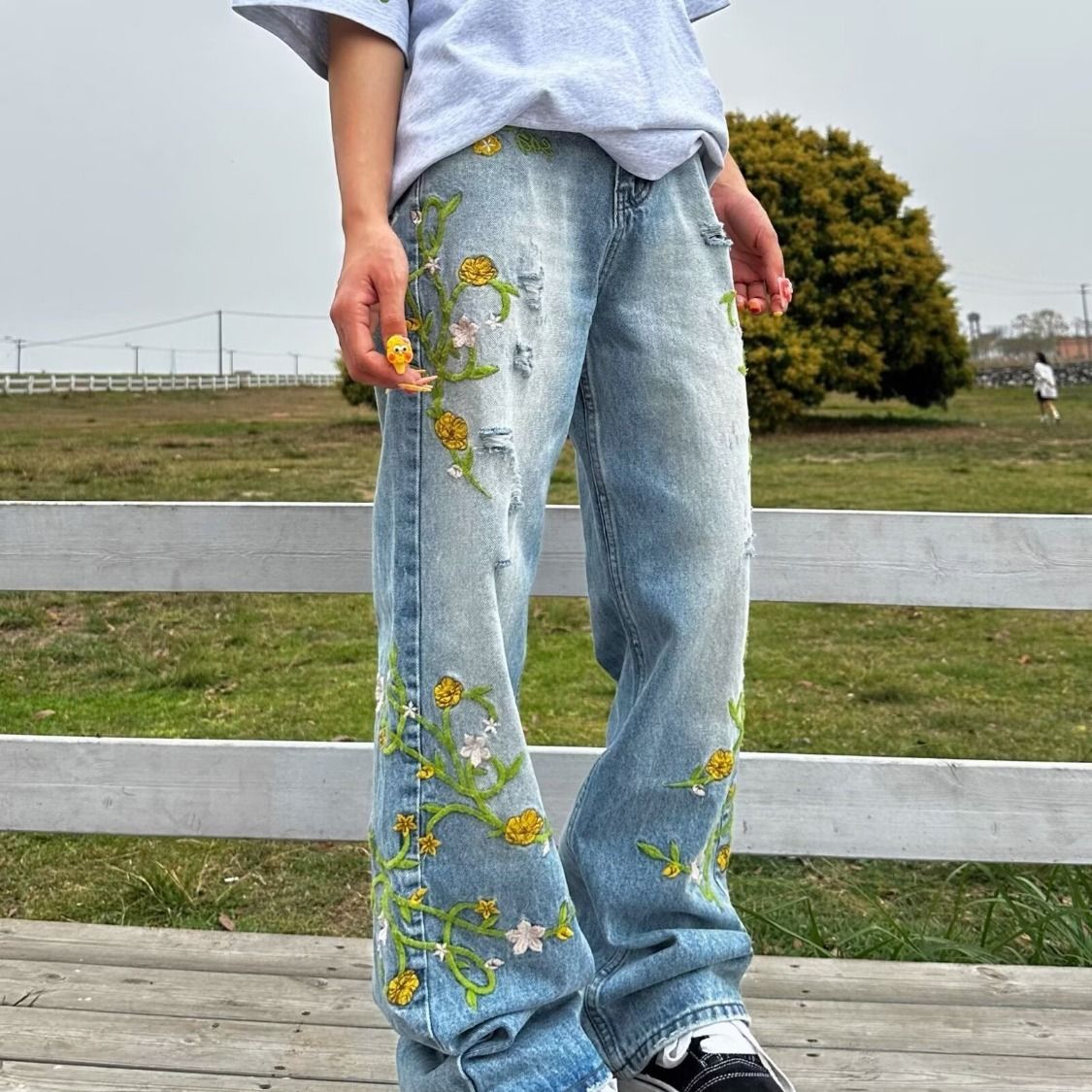 Elegant Women's Slim Fit Stretch Denim Straight Leg Pants European American Style Flower Pot Embroidered Skinny Jeans Trendy_mkmklike.com