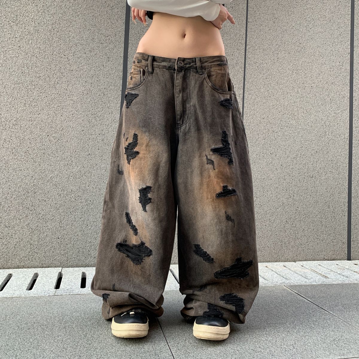 Unisex Relaxed Straight-Leg Jeans – Charcoal Washed Distressed Denim With Raw Edge & Wide Hem_mkmklike.com