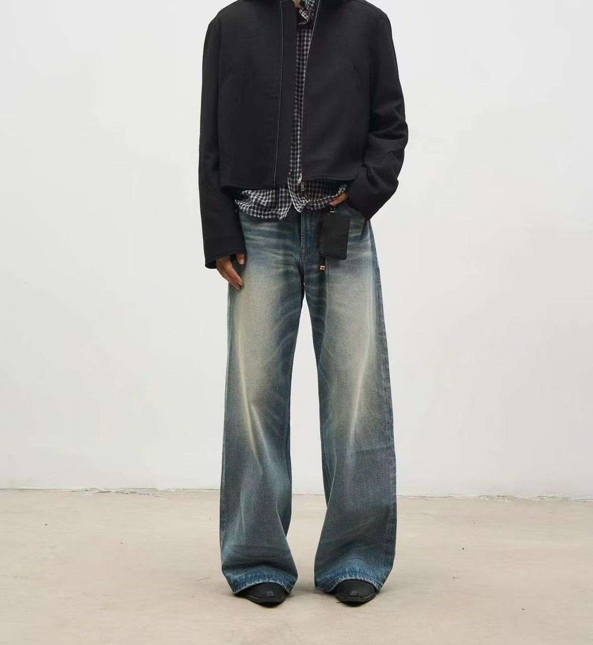 Men's Vintage Washed Clean Fit Wide-Leg Jeans – Retro Blue, Relaxed Straight With Subtle Flare, High-Quality Cotton Denim_mkmklike.com