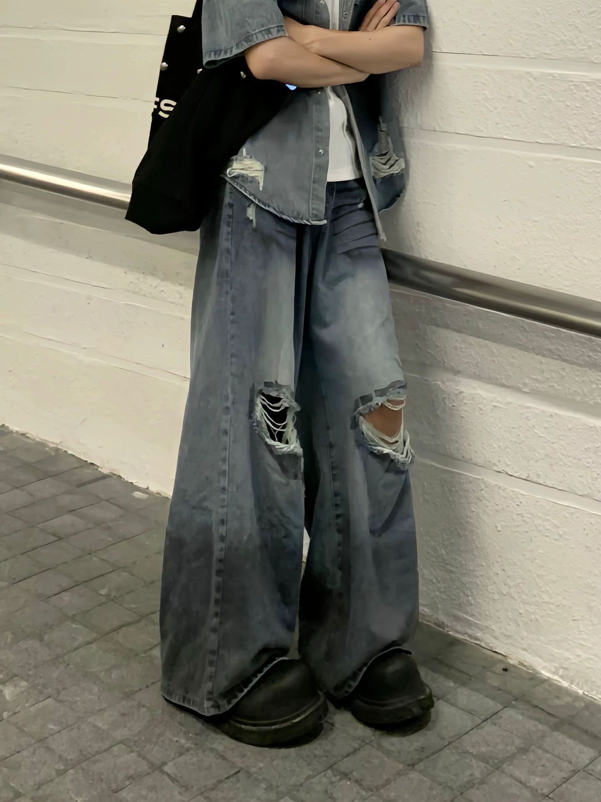 Jacket Mountain Deconstructed Denim Set – Distressed Patchwork Shirt & Ripped Jeans (M-3xl) | Streetwear Aesthetic_mkmklike.com