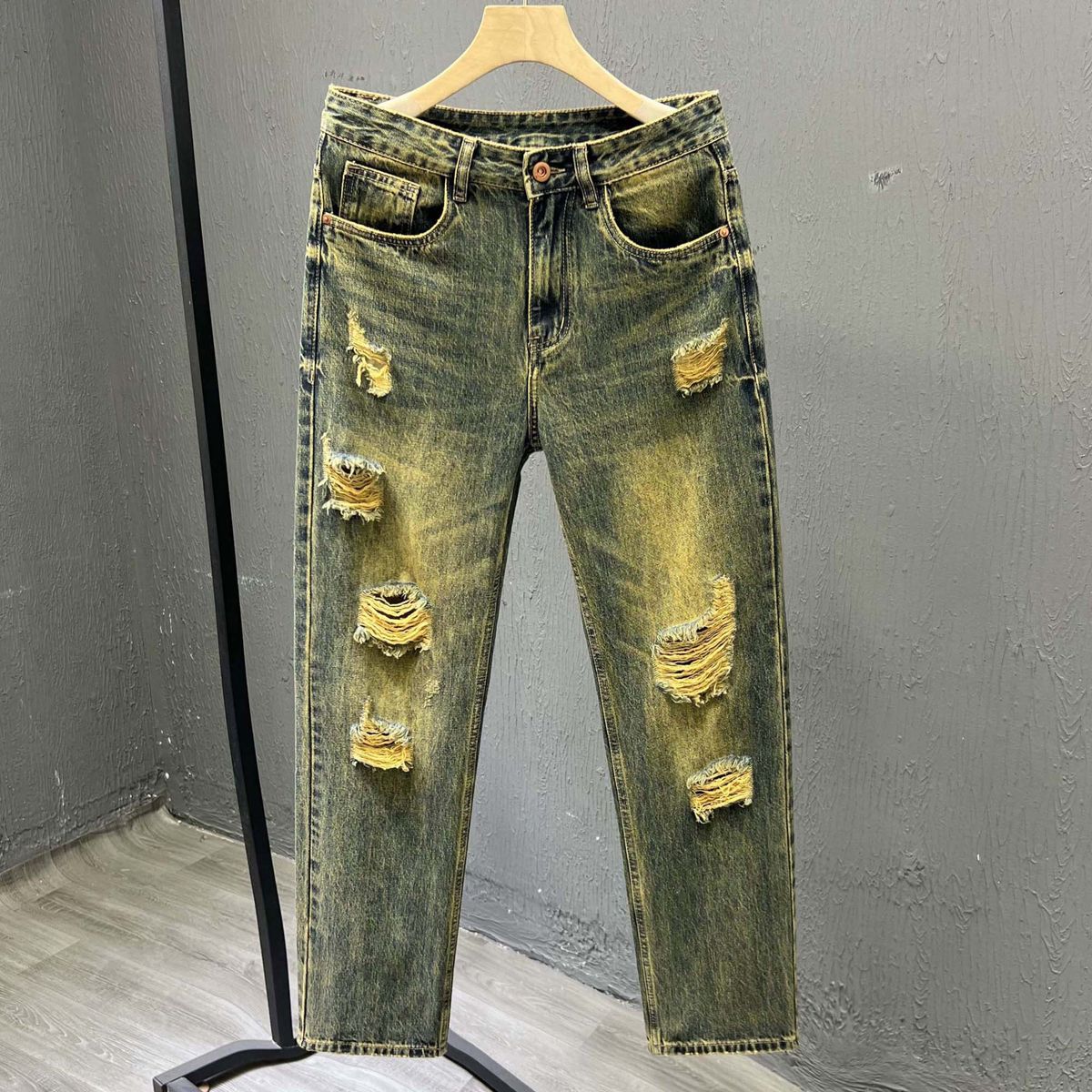 Men's Slim Fit Distressed Jeans – Light Wash, Stretch Comfort, Vintage-Inspired, Classic Blue (Sizes 28-38, Mid-Rise, Skinny Fit)_mkmklike.com
