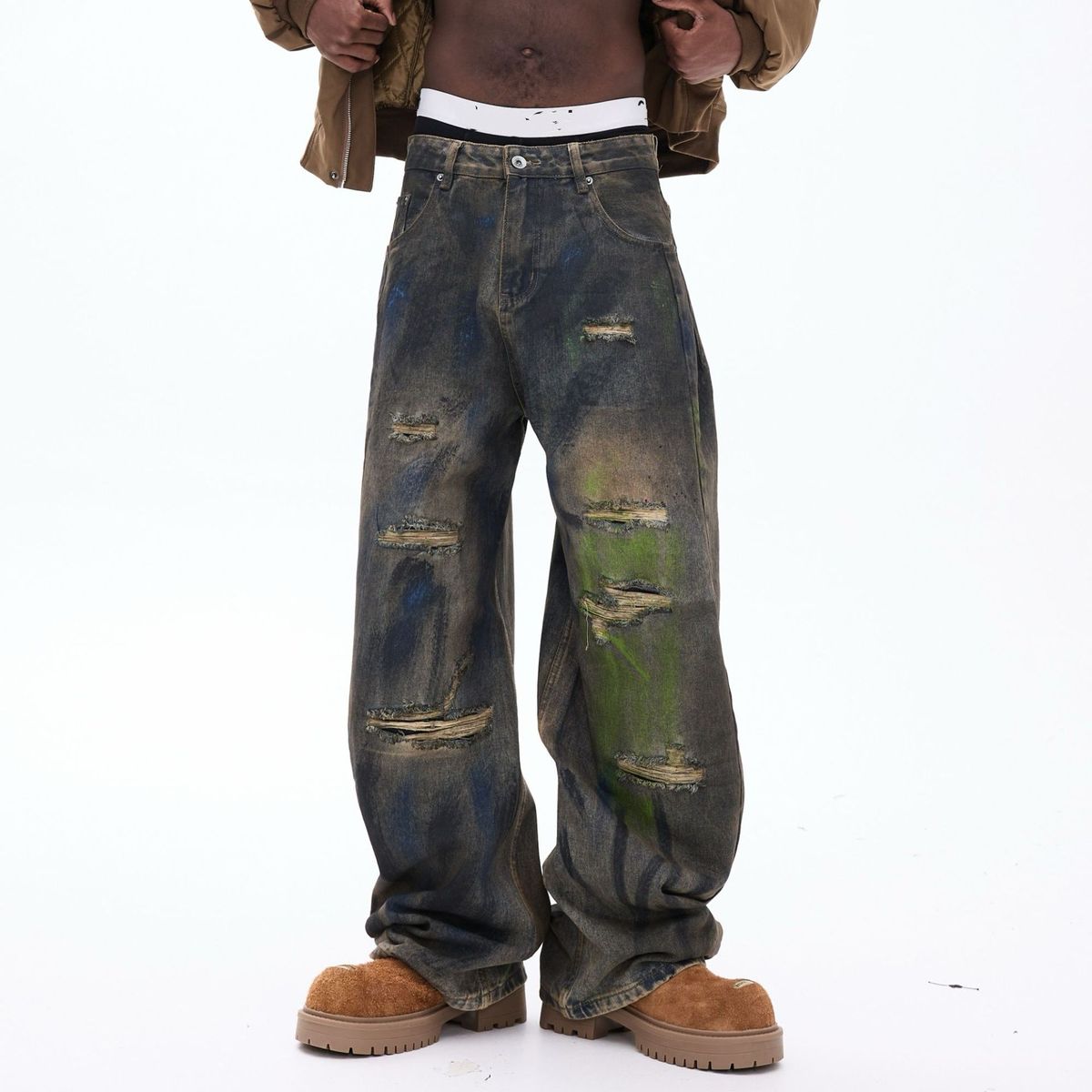 Men's Distressed Graffiti Jeans – Vintage Style (Relaxed Fit, Oversized, Ripped & Spray Paint Details, Streetwear, Winter Trend)_mkmklike.com