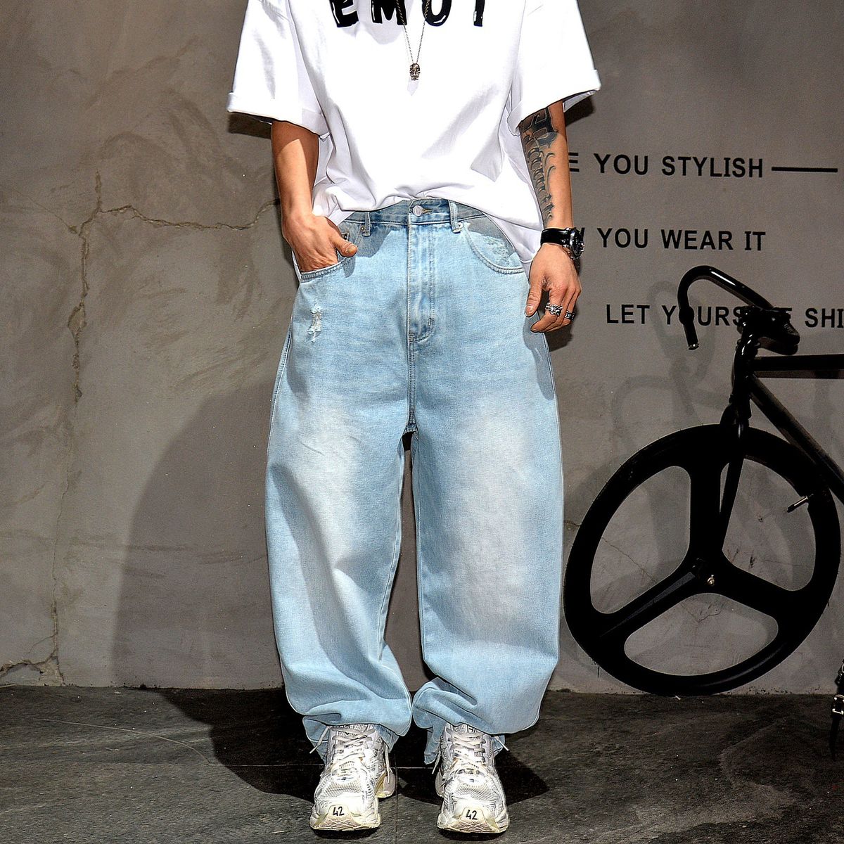 Vintage Washed Light Blue Jeans – Streetwear Relaxed Straight-Leg Denim Pants For Men (S-3xl) – Oversized Boyfit With Distressed Hem_mkmklike.com