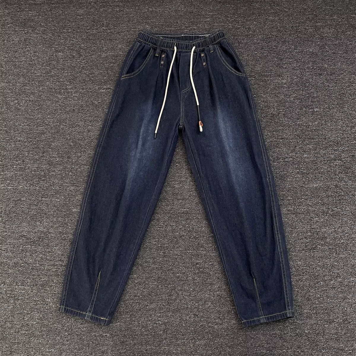 "Men's Vintage Washed Slim-Tapered Jeans Relaxed Fit, Retro Distressed Denim (Harlem Cut, Comfort Stretch)"_mkmklike.com