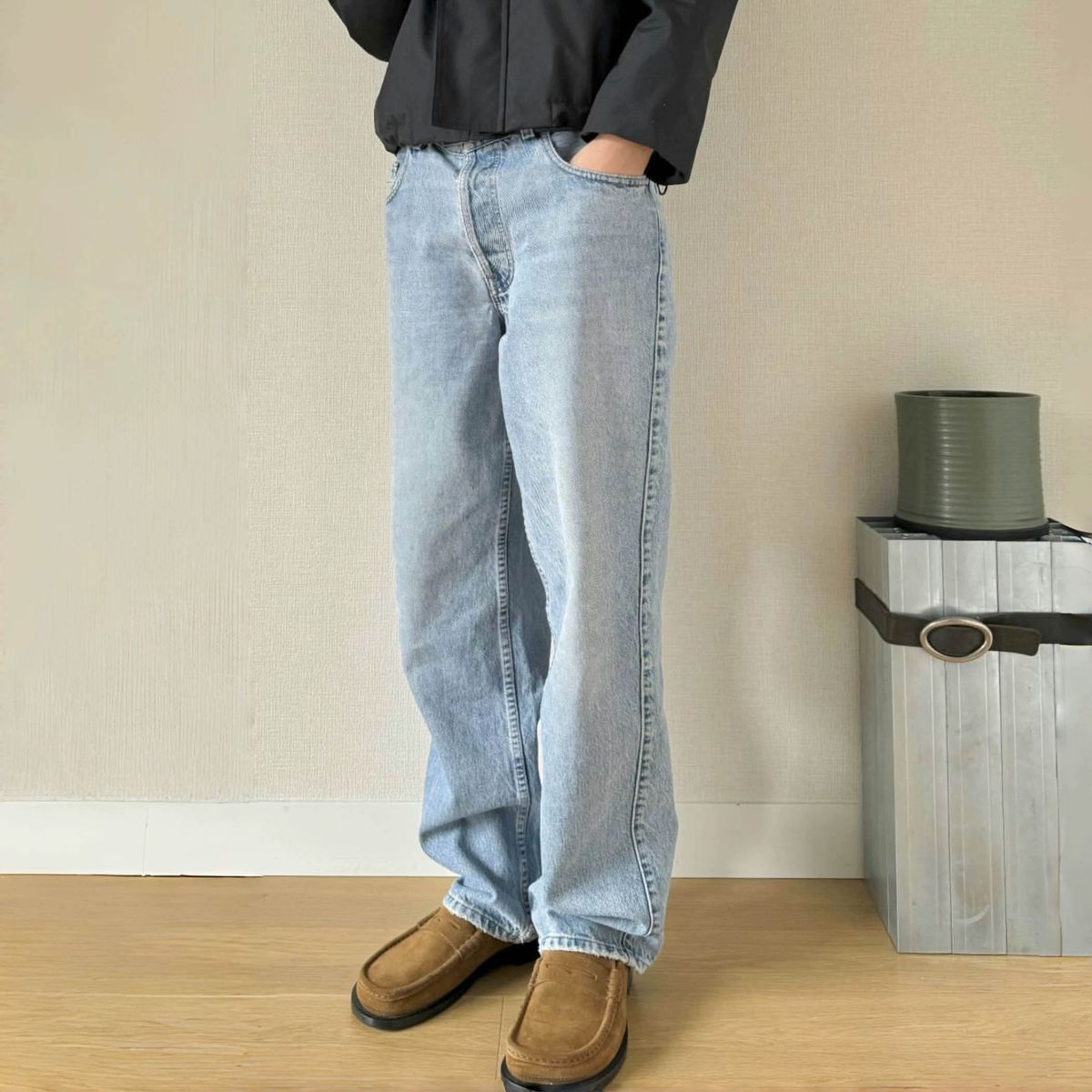 Vintage Washed Blue Straight Leg Denim Jeans For Men & Women - 100% Cotton Cleanfit Retro Style With Distressed Details_mkmklike.com