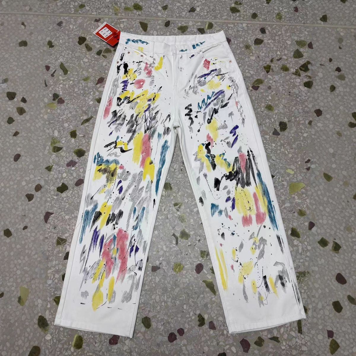 Men's Clothing Graffiti Straight Loose Casual Trousers High Street Style Distressed Paint Splatter Straight Leg Loose Fit Denim Jeans For Casual Wear_mkmklike.com