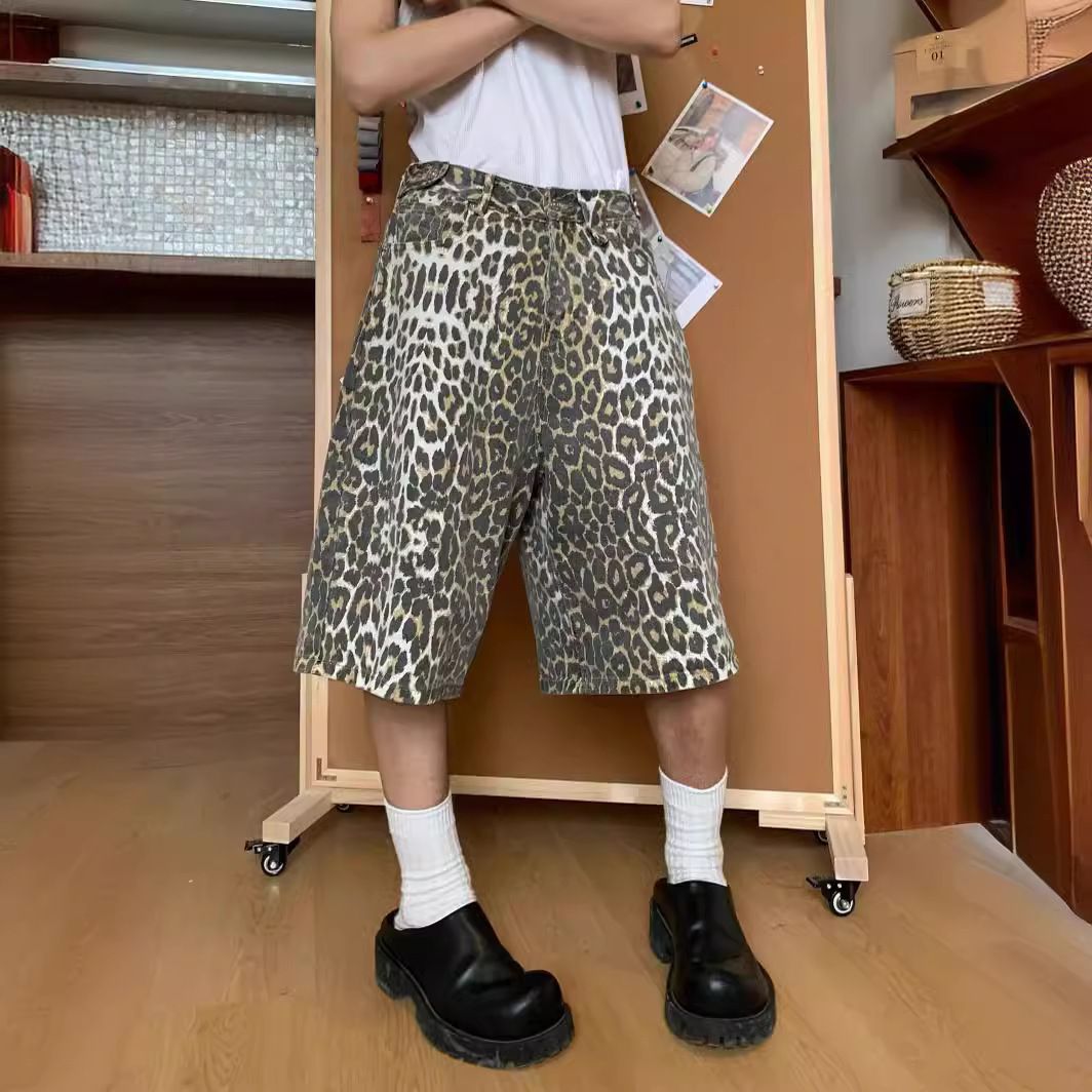 Retro Camo Print Casual Shorts – Unisex Loose Fit, 7-Inch Inseam, Streetwear Aesthetic, Trendy Animal Pattern_mkmklike.com