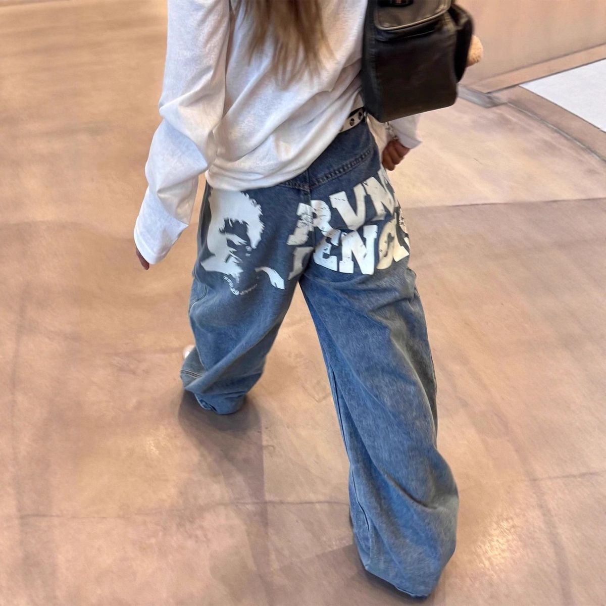 Plus Size Vintage Distressed Jeans For Women – Oversized Wide-Leg Denim Pants With Retro Letter Print (Fall Collection)_mkmklike.com