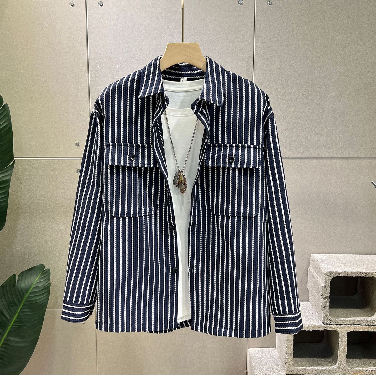 2025 Autumn Fashion Black And White Striped Turn-Down Collar Shirt Long Sleeve Men's Trendy Jacket Versatile Coat_mkmklike.com