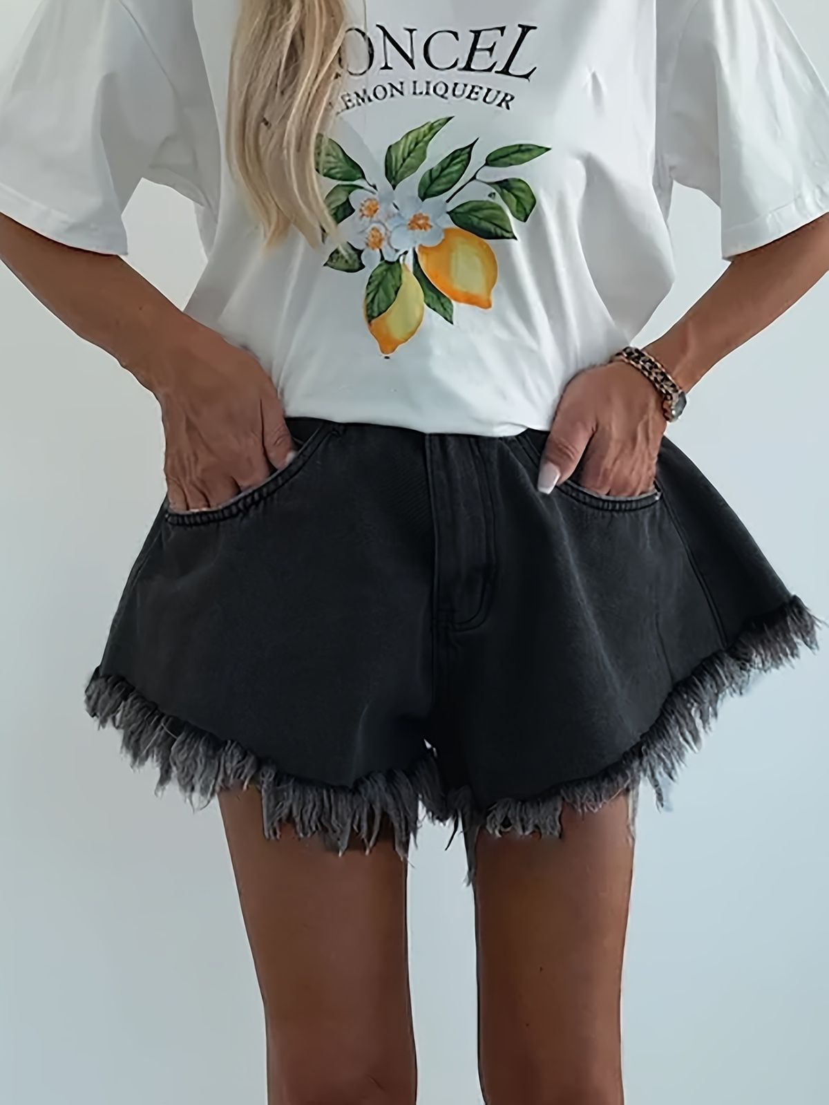 K Fashion Women's Fur Edge Umbrella Shaped Denim Shorts_mkmklike.com