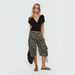 Retro Women's Camouflage Cargo Shorts Pleated Loose Fit Slimming Wide Leg Cropped Jeans_mkmklike.com