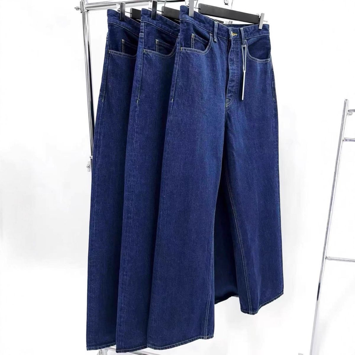 VUJADE009 Classic Washed Indigo Selvedge Denim Jeans - Relaxed Straight Fit For Effortless Old Money Style_mkmklike.com