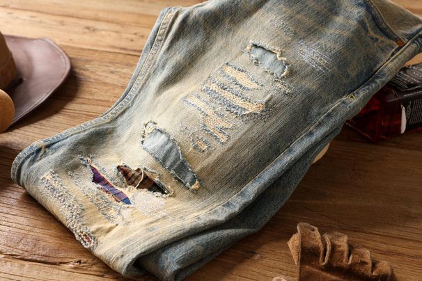 Men's Vintage Heavyweight Distressed Jeans – Red Ear Tag Detail, Ripped & Worn Look, Classic Blue Denim For Early Autumn_mkmklike.com