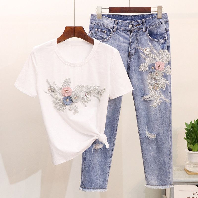 Women's Embroidery Beaded Sequined Three-dimensional Flower T-shirt + Ripped Nine-point Jeans_mkmklike.com