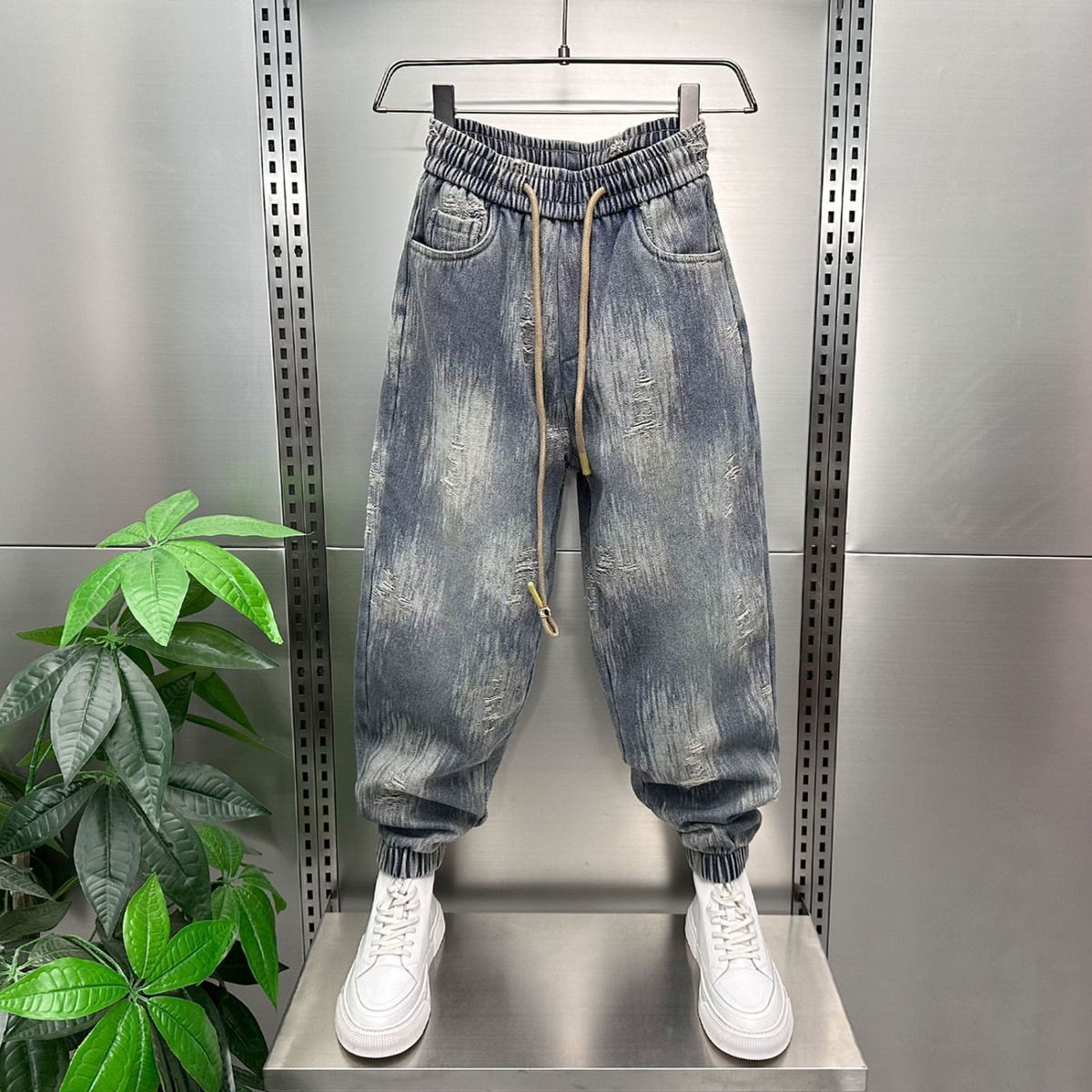 Men's Distressed Slim-Fit Cuffed Jeans – Vintage Washed Denim Pants With Rip Details & Drawstring Waist For Streetwear Style_mkmklike.com