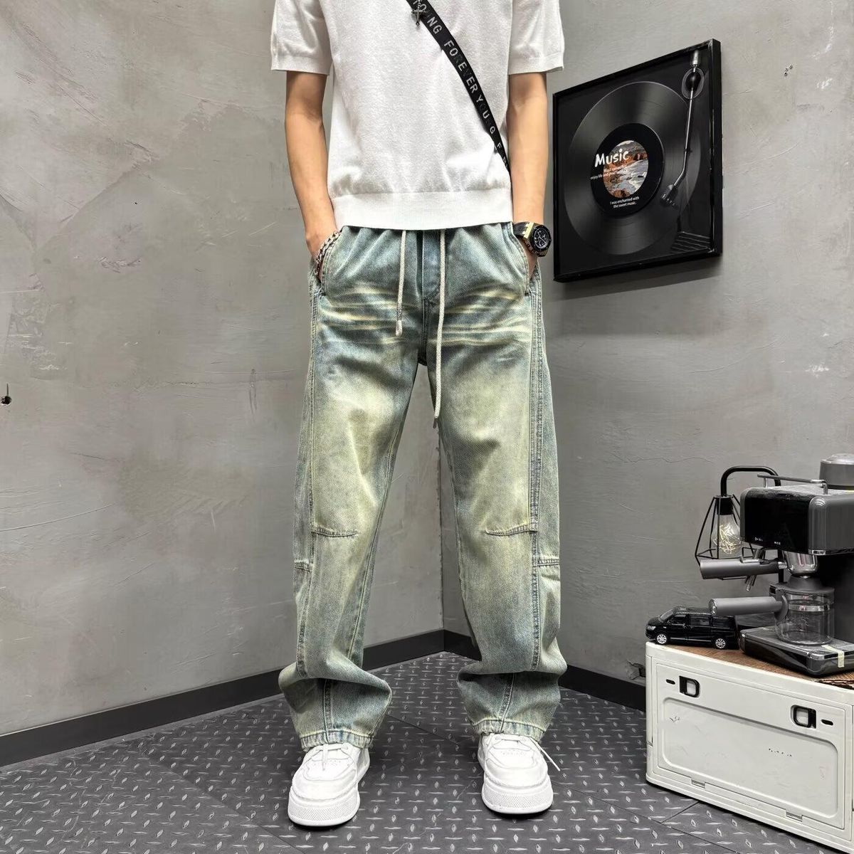 Men's Retro Wide Leg Jeans Washed Distressed Loose Straight Fit Curved Style For Spring And Autumn_mkmklike.com