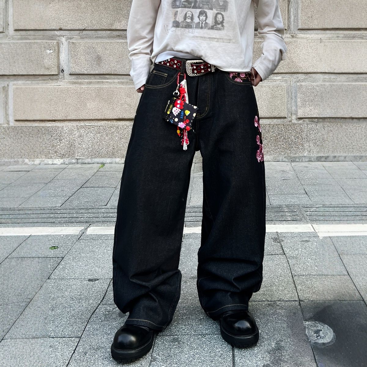 Men's Clothing Men's Retro Heavy Duty Plum Blossom Embroidered Jeans Y2K High Street Design Loose Fitting Straight Leg Floor Length Pants_mkmklike.com