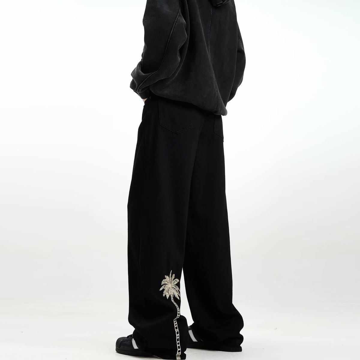 Classic Straight-Leg Black Jeans With Embroidered Detailing – Comfortable Cotton Denim Pants For Everyday Wear_mkmklike.com