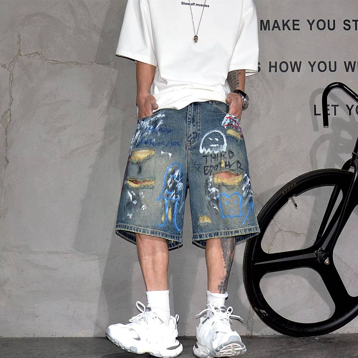 Men's American Style Hand Painted Graffiti Print Ripped Denim Shorts Summer Fashion Loose Fit Five Point Jeans_mkmklike.com