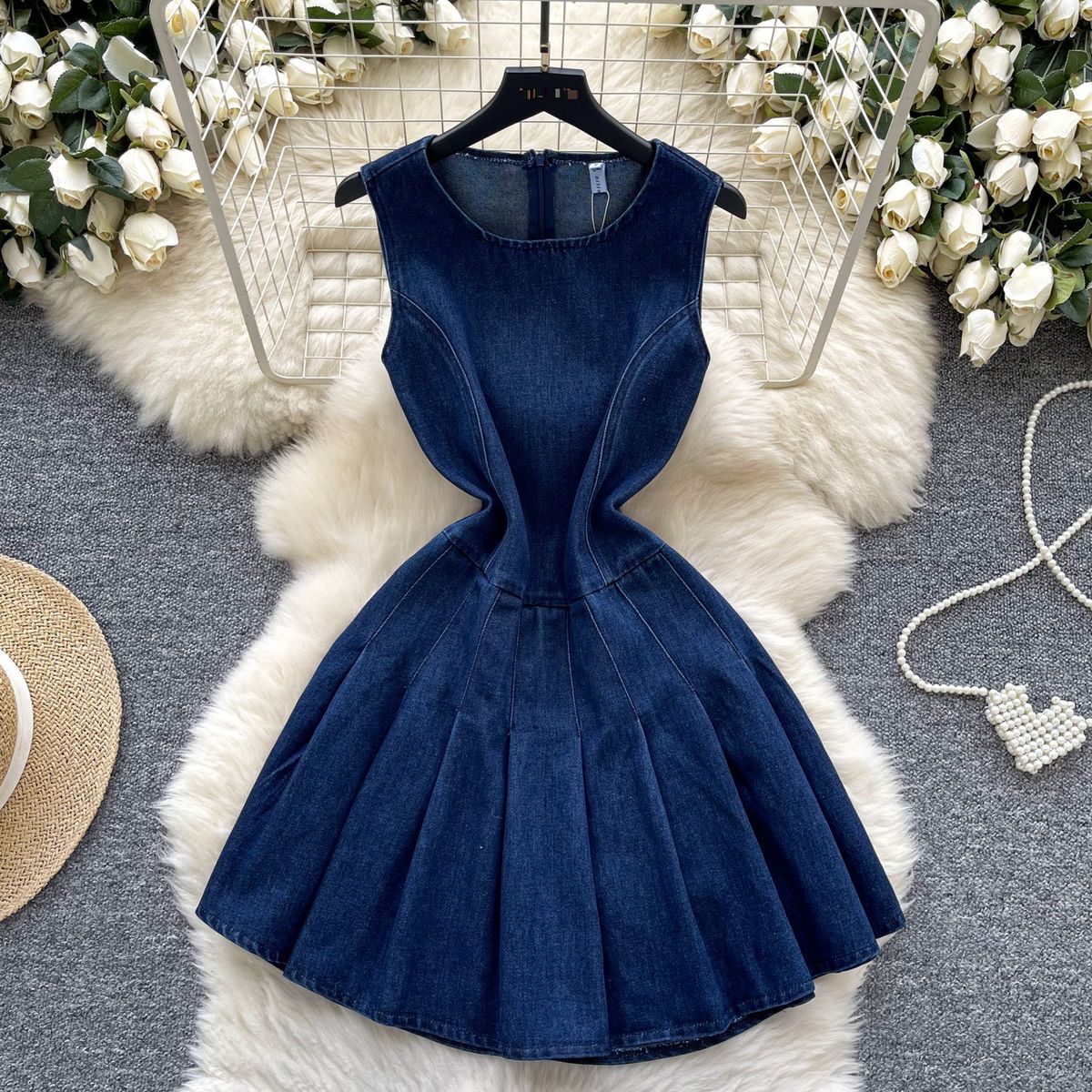 High End Niche Fashion Sleeveless Round Neck Denim Dress For Women Summer Waist Slimming Temperament Pleated Vest Skirt_mkmklike.com