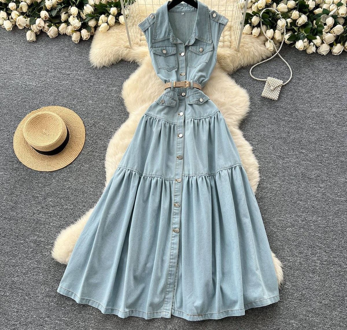 "Sleeveless Denim Dress With Metal Buckle Collar – Slim Fit, Mid-Length Summer Dress (Light Blue/Black, S/M/L/XL)"_mkmklike.com