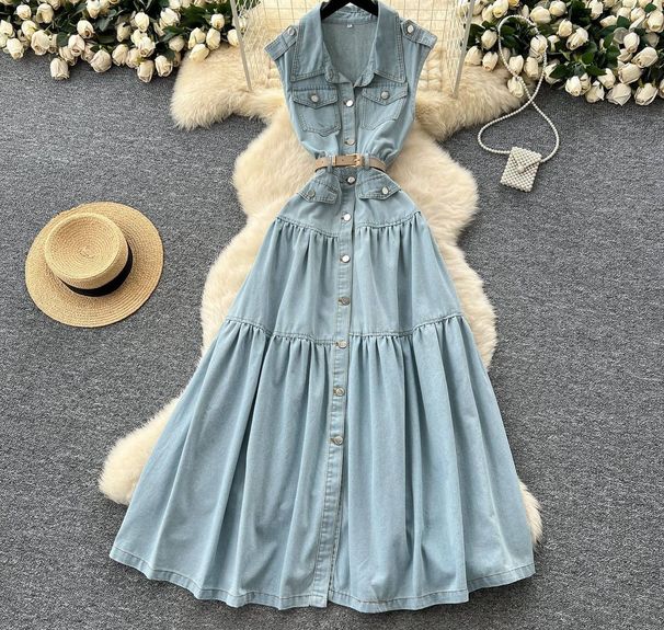"Sleeveless Denim Dress With Metal Buckle Collar – Slim Fit, Mid-Length Summer Dress (Light Blue/Black, S/M/L/XL)"_mkmklike.com