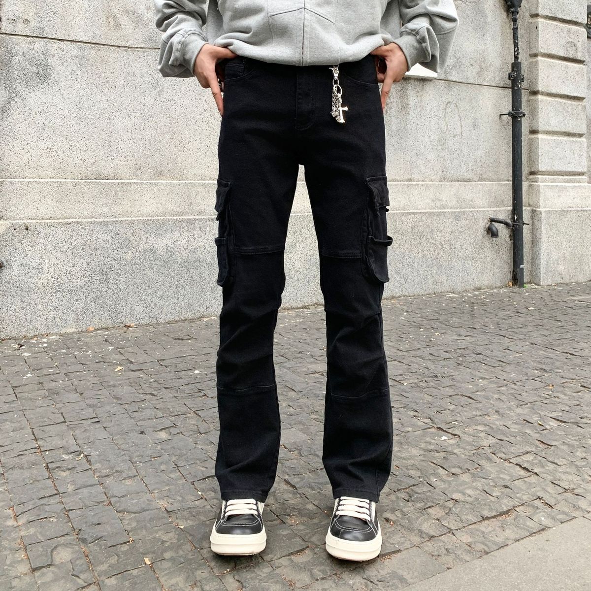 Men's Black Cargo Jeans - Streetwear Workwear Pants With Utility Pockets | Relaxed Straight Fit | Distressed & Washed Denim_mkmklike.com