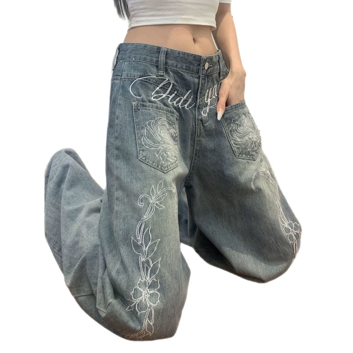 2027 Fashion American Retro Jeans Women Cotton High Waist Flowers Embroidery Washed Curved Knife Wide Legs Denim Pants_mkmklike.com