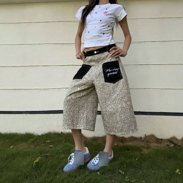 Men's Patchwork Denim Shorts, Leopard Print Applique Cargo Pockets, Loose Fit 7/10 Length Casual Streetwear Summer Pants_mkmklike.com