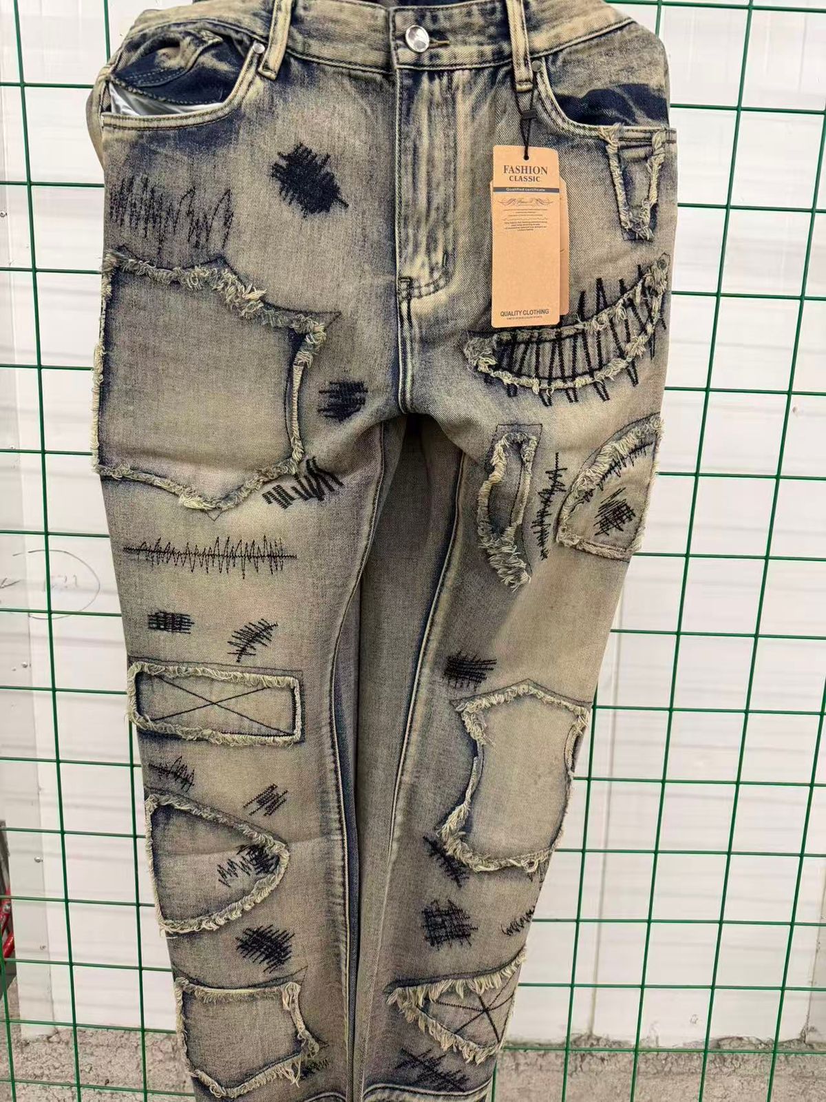 Men's Washed Blue Slim Fit Mid Waist Flared Denim Jeans - High Street Fashion With Embroidery Detail & Elastic Comfort_mkmklike.com