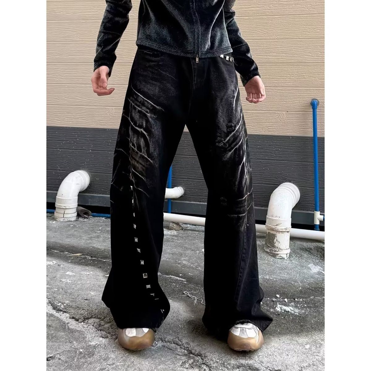 Lightning Bolt Jeans - Vintage Washed Denim Pants For Men (Streetwear, Distressed, Straight-Leg, Retro Rockstar Fit, Unisex Appeal)_mkmklike.com