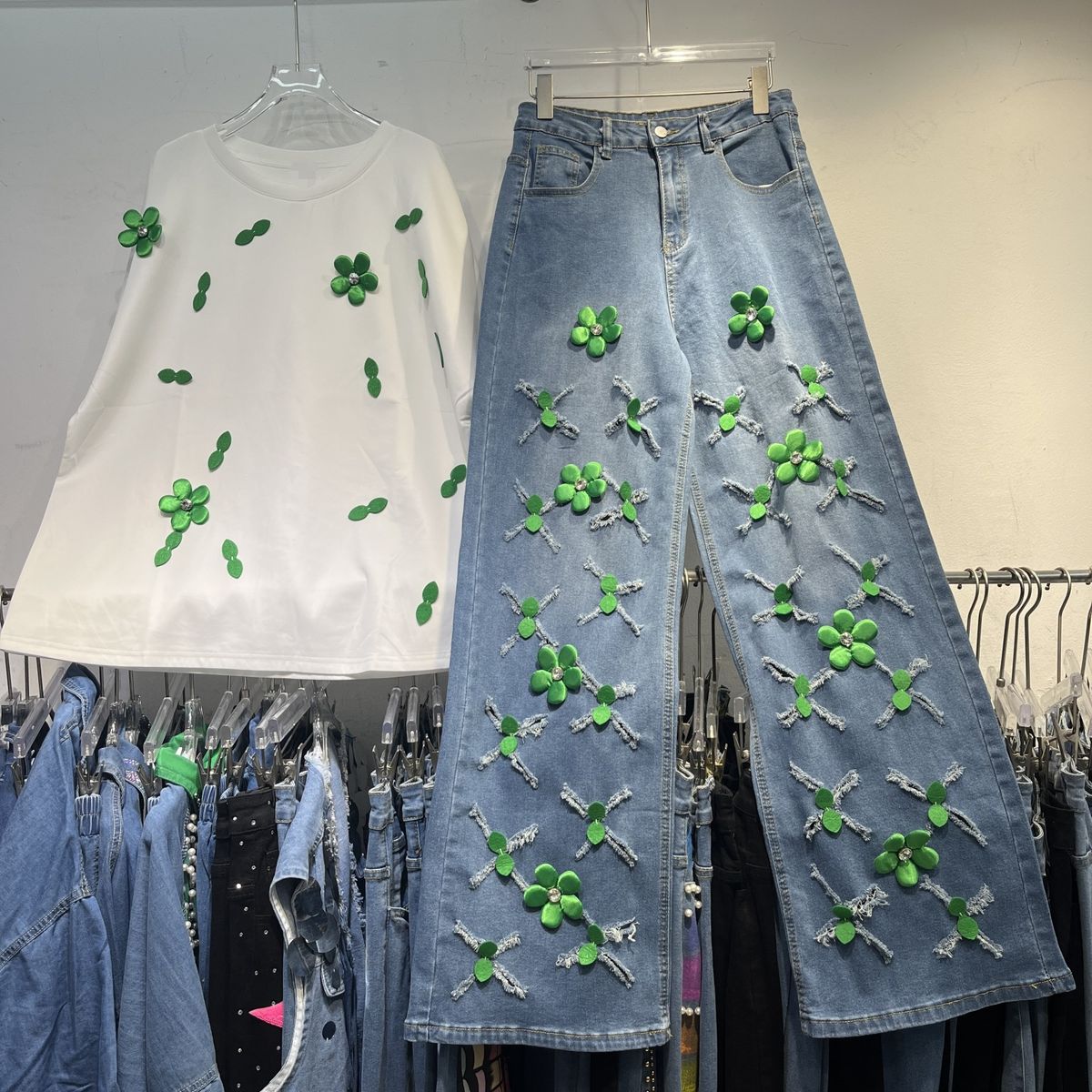 Women's Clothing All Match T Shirt Short Sleeved Ripped Three Dimensional Flower Decoration Straight Leg Slim Jeans Two Pieces_mkmklike.com