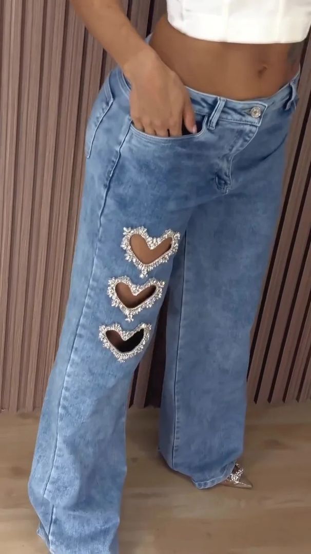Women's Distressed Heart-Cutout Jeans - Diamond Studded Wide Leg Denim Pants, Vintage Washed Straight Fit For Casual & Streetwear_mkmklike.com