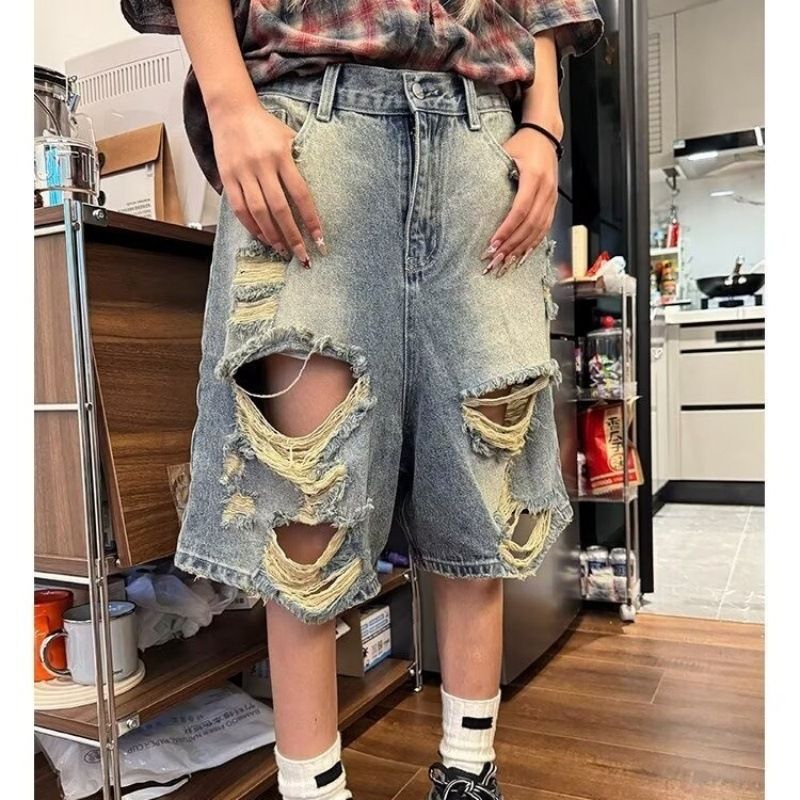 Retro American Washed Ripped And Distressed Denim Shorts For Men And Women Loose Fitting Whiskered Trendy Design_mkmklike.com