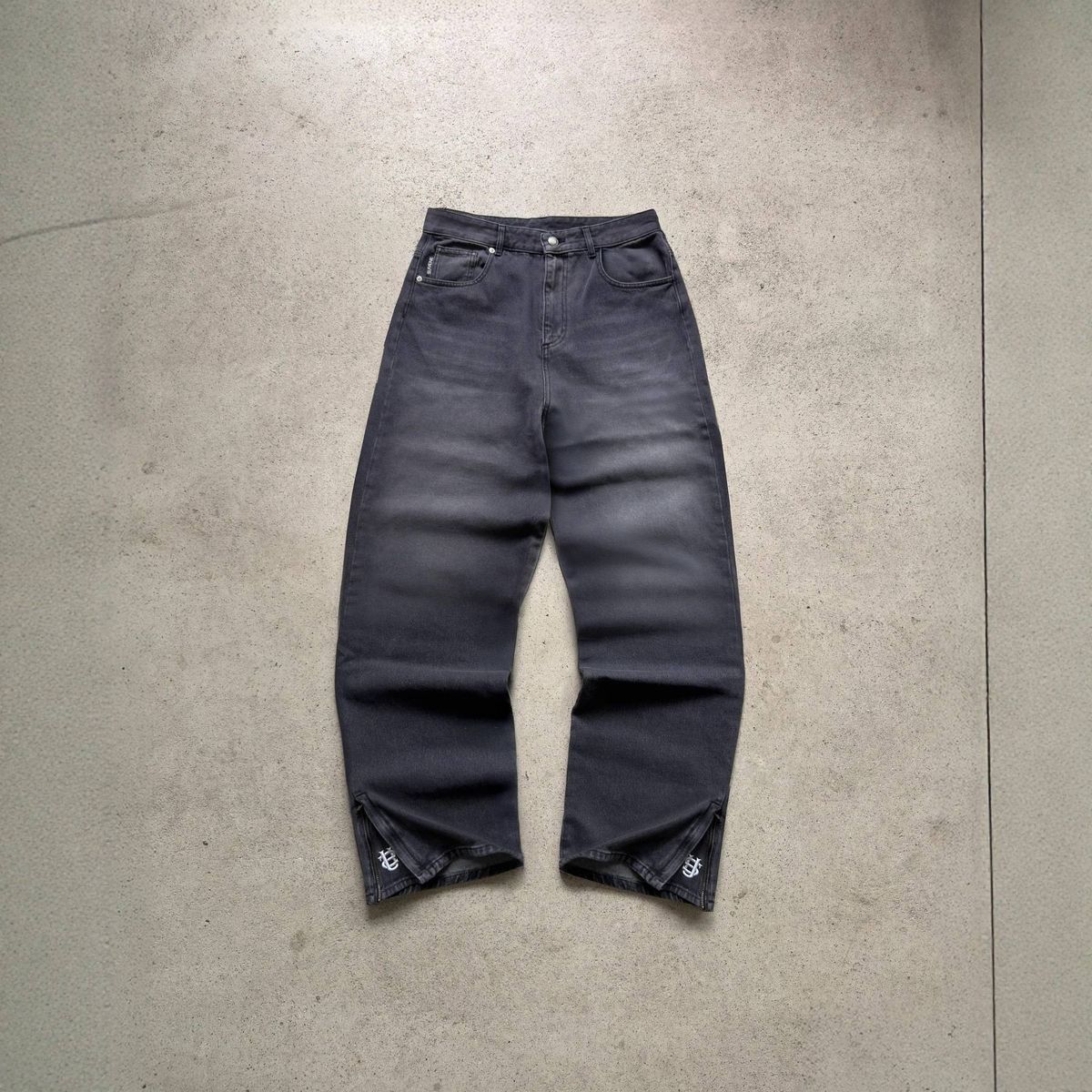 Men's Clothing American Retro Washed Distressed Jeans Men's Autumn And Winter Street Black And Gray Embroidered Straight Trousers Loose Trend_mkmklike.com