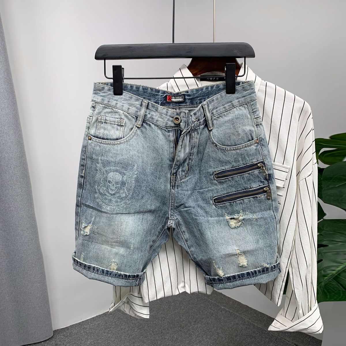 Blue Trendy Zippered Ripped Denim Shorts For Men Versatile Summer Style Young Adults Five Point Pants_mkmklike.com