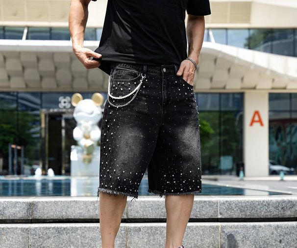 2026 Men's Denim Shorts Style Exclusive Hot Fix Rhinestone Frayed Hem Five Point Mid Length Trousers Riding Breeches Summer_mkmklike.com