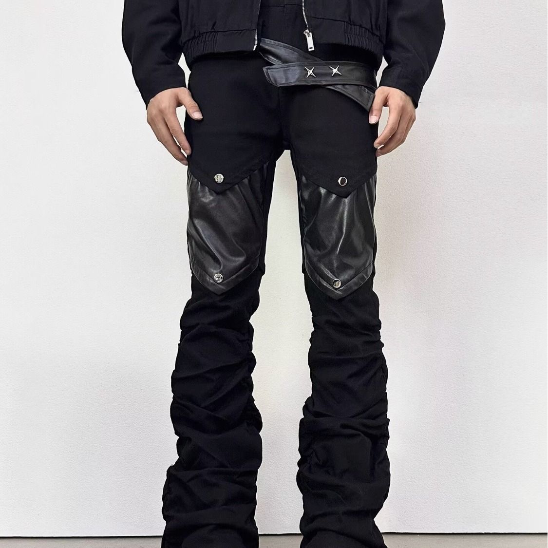 Men's Punk Rock Flared Jeans Asymmetric Leather-Patched Denim Stacked Knee Wrinkles Distressed Hem Street Goth Pants With Metal Zipper Accents_mkmklike.com